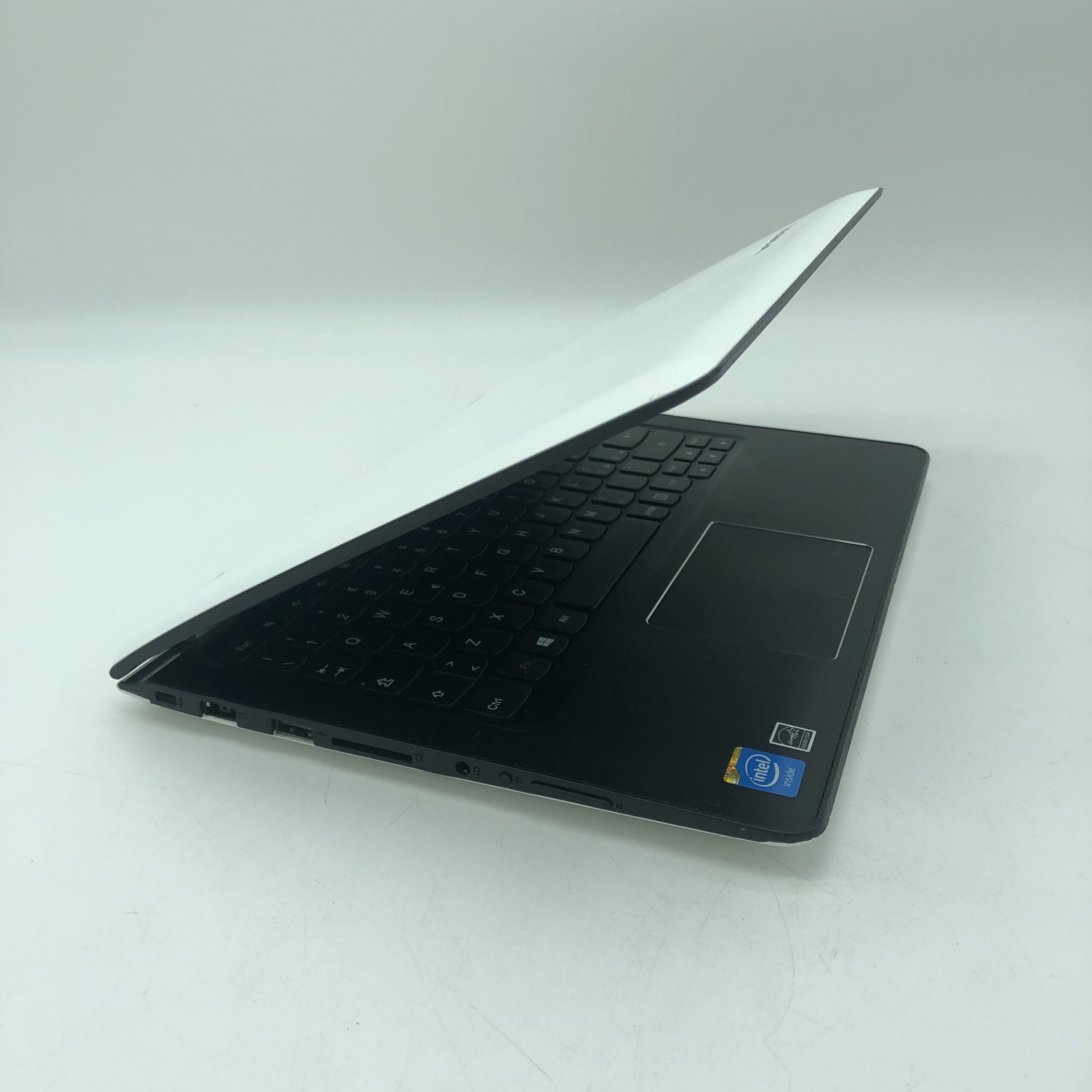 Lenovo Yoga 300 Ricondizionato 11.6" (4GB, SSD Selezionabile) - Windows 10 - Ottimo - immagine 4